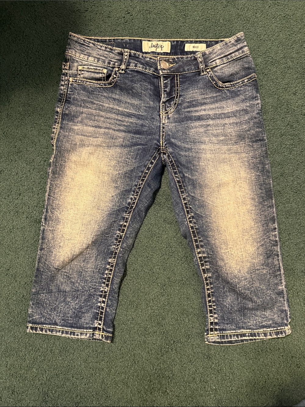 Daytrip Women’s Washed Blue Relaxed Crop Jeans